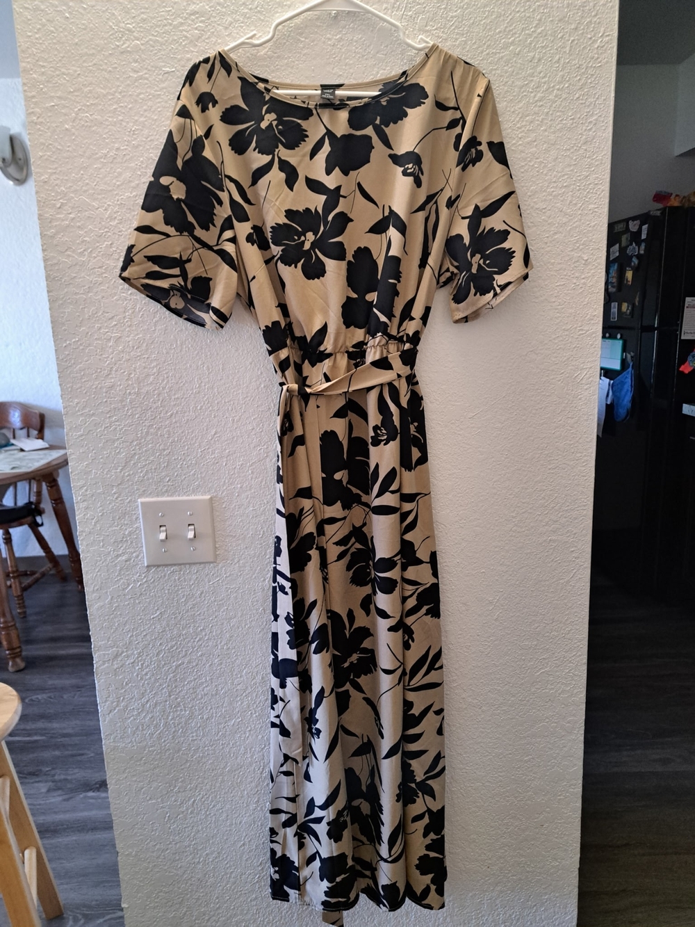 SHEIN Beige Maxi Dress with Black Floral Print